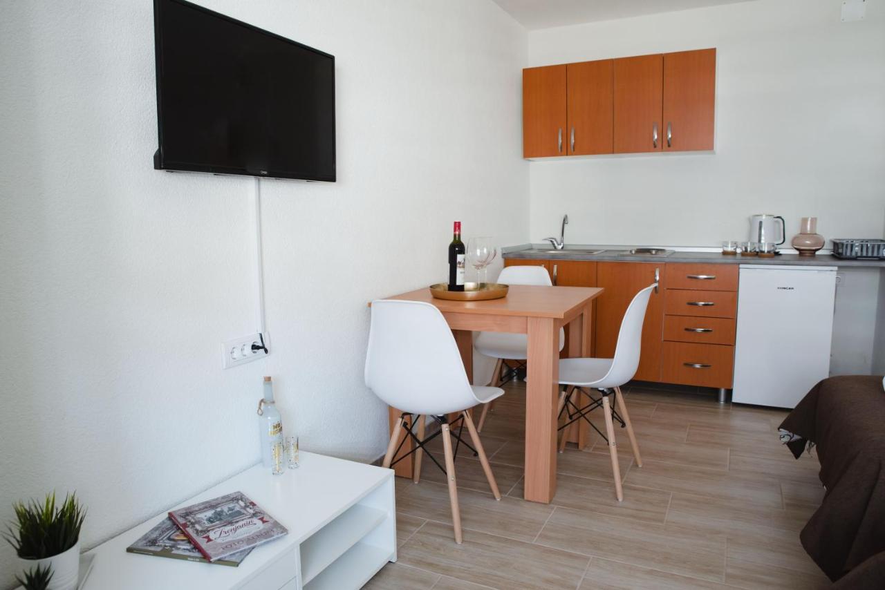 Apartmani Centar Lux New Zrenjanin Exterior photo