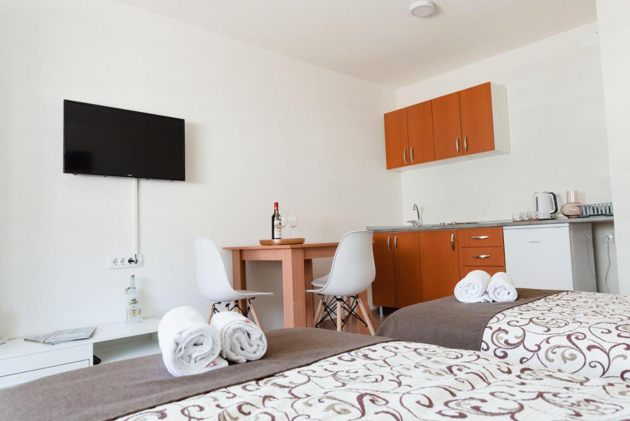 Apartmani Centar Lux New Zrenjanin Exterior photo
